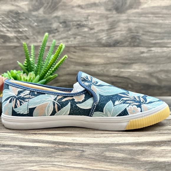 NEW Toms Clemente Slip On Canvas Sneaker Majolica Blue Japanese Floral Print 8 - Picture 5 of 11